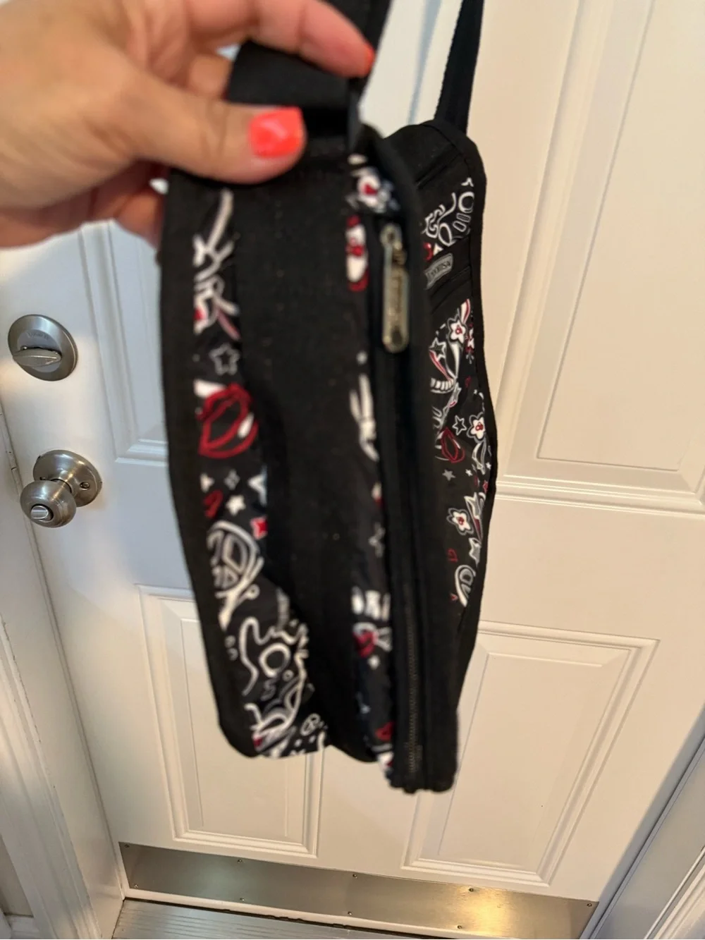 Lesportsac deluxe every day Black zip Bag with Red & White Graphic Print